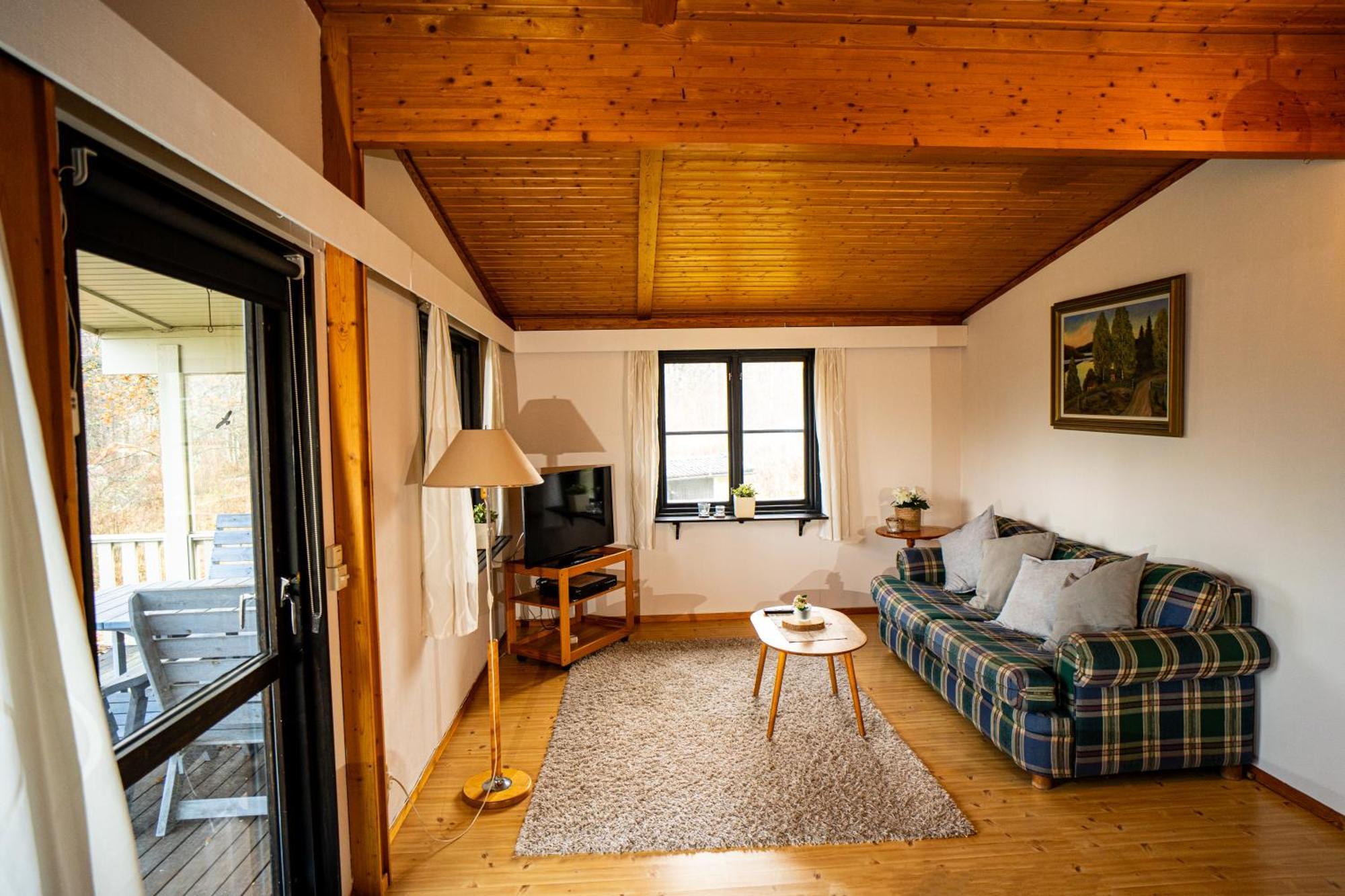Ferienhaus Smultronsstaelle Hjo, Vaettern Exterior photo